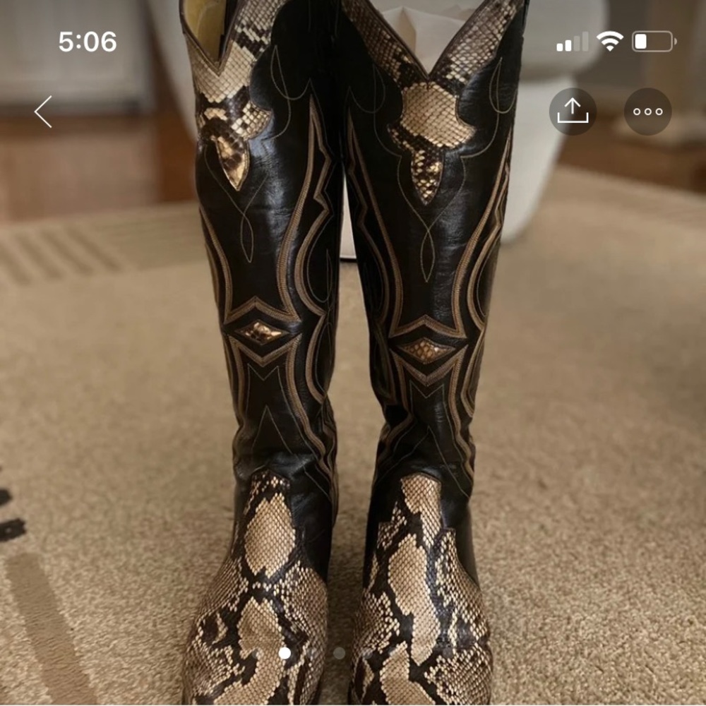 Ladies Boots - Picture 3 of 4